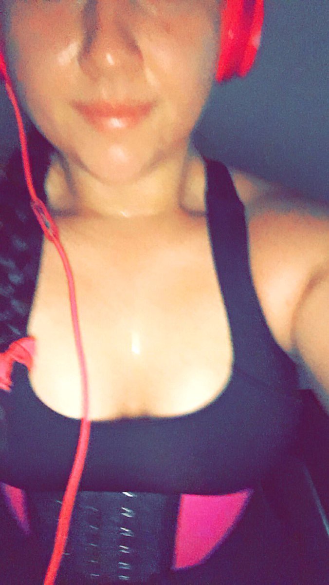 velozthickness's tweet photo. Coach an I talked about wearing the waist trainer for my post cardio. Testing that out at the moment. #DrenchedAf https://t.co/q40Qk2K8RF