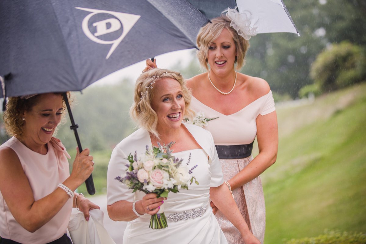 makeupbypollyw's tweet photo. Nichole was a fab bride &amp; she shared this pics from her #wedding @_broadoaks #mua #makeupartist #lakedistrictwedding https://t.co/DFvJ6BgkM1