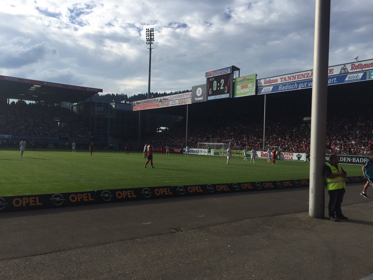 Flo_ACM_'s tweet photo. Wir waren zwar nicht zwingend besser, aber immerhin 2:0 gewonnen! #SCFACM #ForzaMilan 🔴⚫️ https://t.co/vXtykPcVjg
