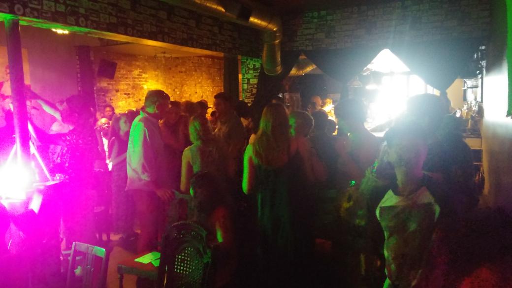 Singers Edge tweet media