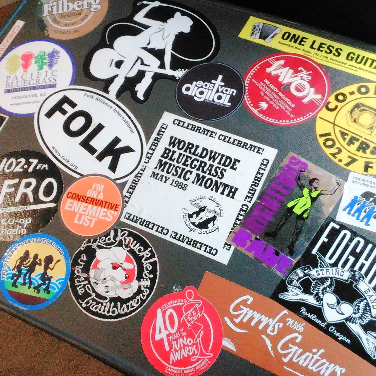 CoopRadio's tweet photo. Paul Norton's Sunday suitcase. He's 🔛 until 5:30pm w/ #whatthefolk. He also hosted #oneoclockjump & #inthepines 2day https://t.co/23SqyO5w62