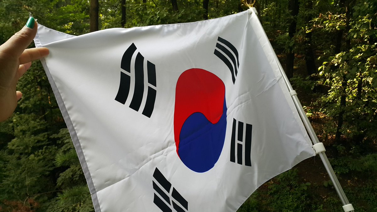 제71주년 광복절을 맞아 나라사랑
태극기달기 운동에 참여합니다.#성남시