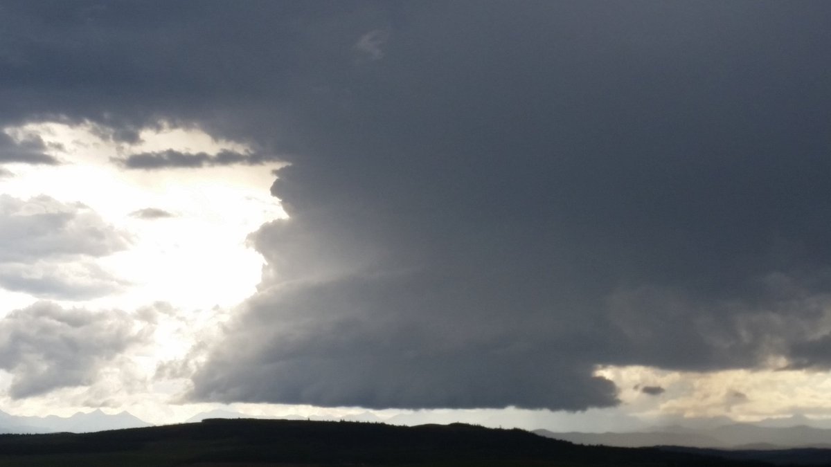 BadWeatherKyle's tweet photo. Barber pole developing WSW of Millarville...decently strong mid level meso evident on radar 545pm #abstorm https://t.co/V40ymUjw5K