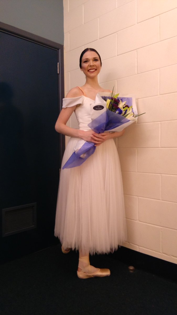 NZschoolofdance's tweet photo. Graduate Laura Jones made her debut as the Queen of the Wilis in #RNZBgiselle at Saturday's matinee. @nzballet https://t.co/MZbtjmQpkM