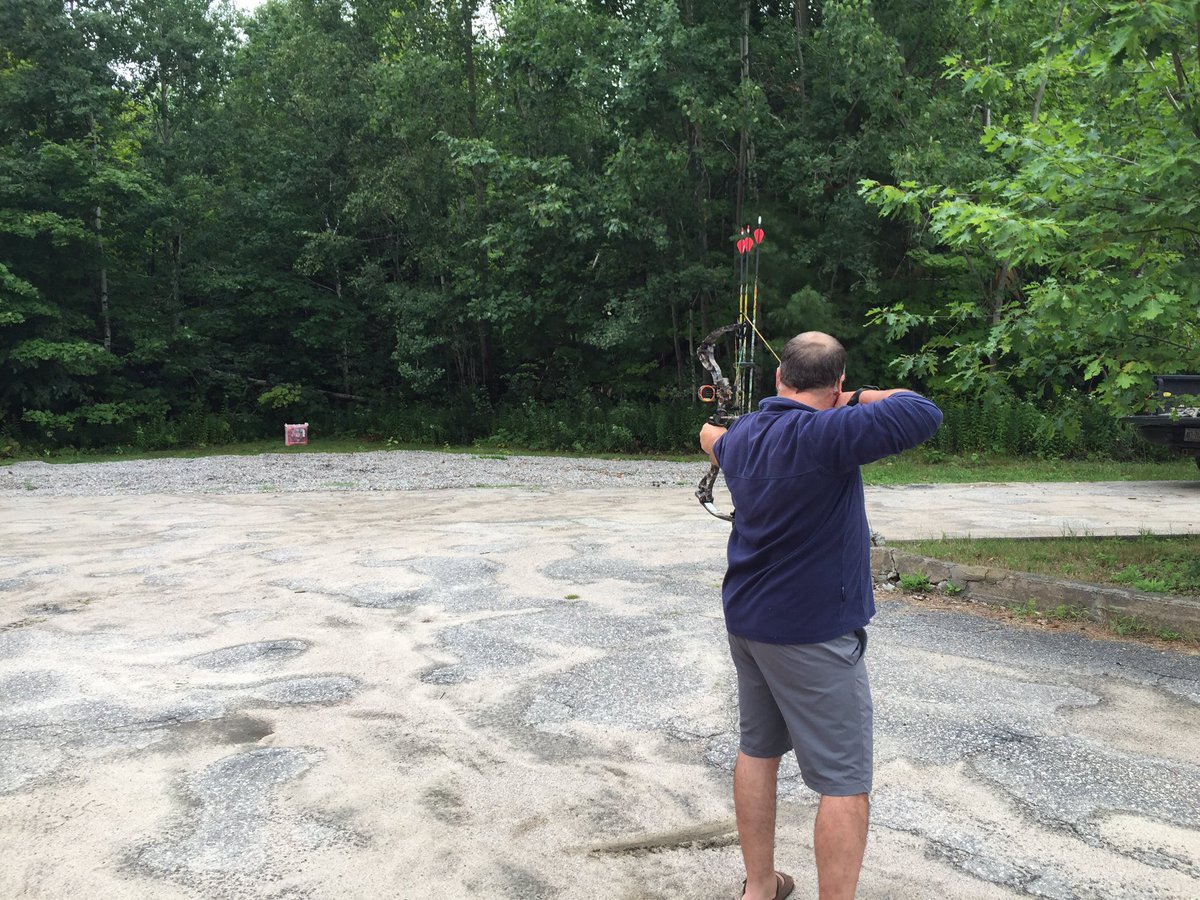 dennishiggs's tweet image. 42 days to #Moose season @Martin_Archery  #PractiseTime