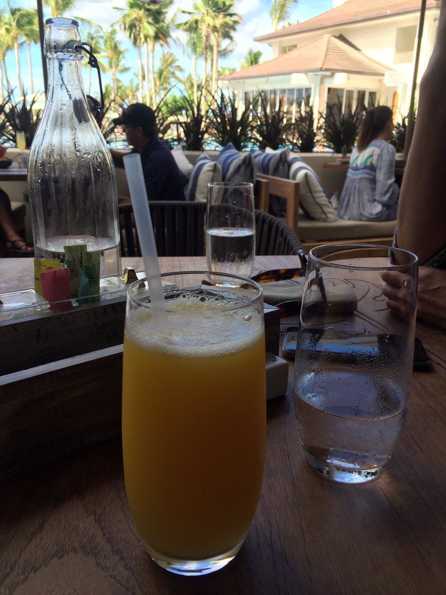 Not doing me a favor. Outlaw straws@plasticpollutes
