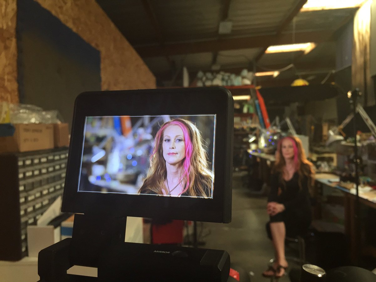 Robert Sexton (@hollywoodasylum) on Twitter photo Suzi Hale guest #makeupartist <a href="/discoveryfamily/">Discovery Family</a> Secrets of America #Hollywood today #MUA #Model #beauty #makeup Suzi Hale guest #makeupartist <a href="/discoveryfamily/">Discovery Family</a> Secrets of America #Hollywood today #MUA #Model #beauty #makeup