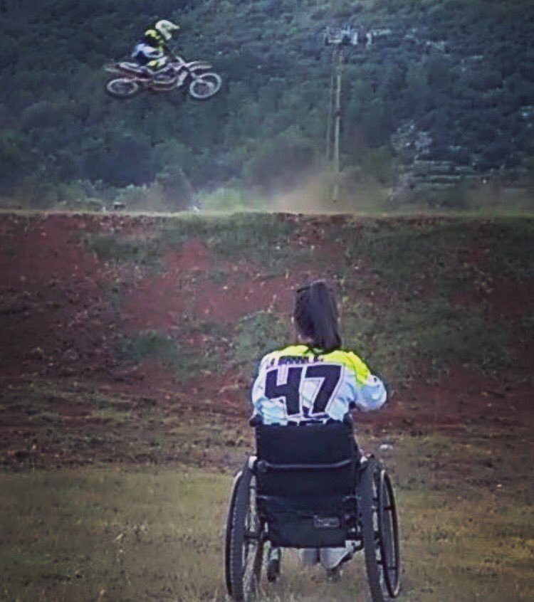 Chi si  trova la "zavorra" e chi si trova quella che ce l'ha davvero nel sangue. #datemiunacazzodimoto  <a href="/eddi47iris/">eddi la marra</a>