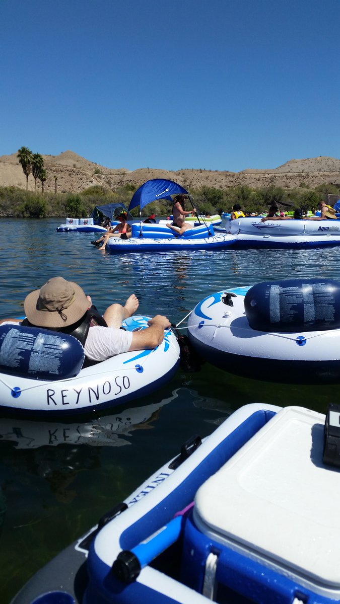 rlope3's tweet photo. What a great #Weekend River Ragata in Laughlin #arewefloatinyet #Fun #outdooradventure https://t.co/FCMbp8Rcza