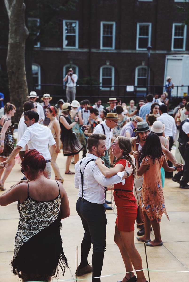 _dantevincent_'s tweet photo. That's it, I'm hooked. This is awesome - Jazz Age Lawn Party at Governors Island! #JALP2016 https://t.co/1dBORZvLGG