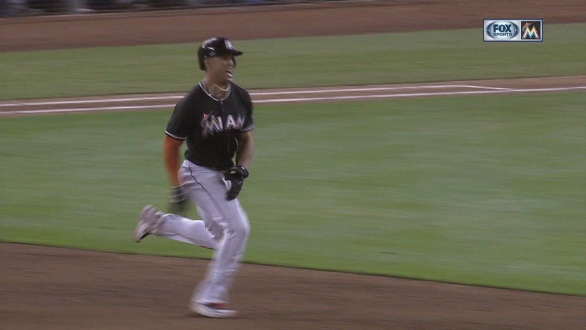 Don Mattingly says that Giancarlo Stanton is out for the year with a groin injury https://t.co/oZGHsCidzP