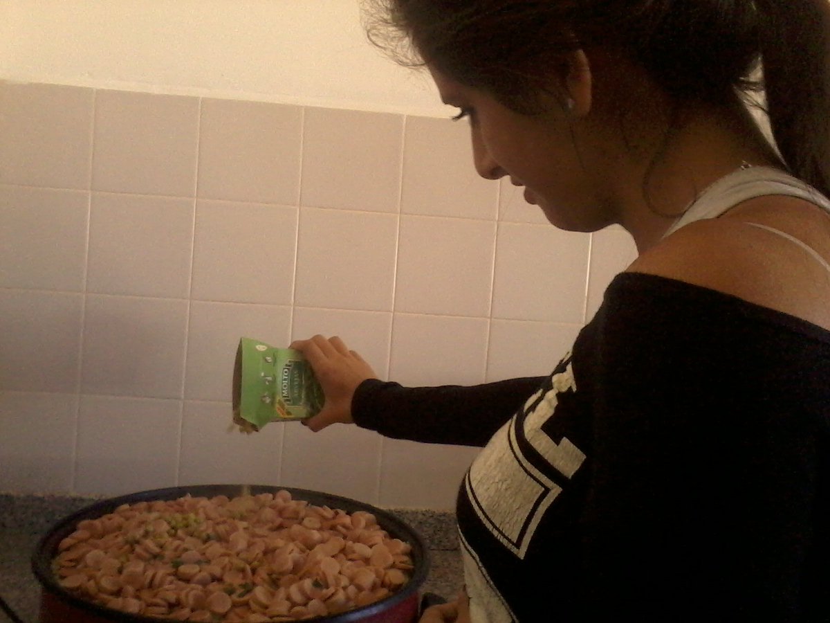MIRTASULCA1's tweet photo. Otro almuerzo mas d Caj Moldes https://t.co/BEU91ekZfE