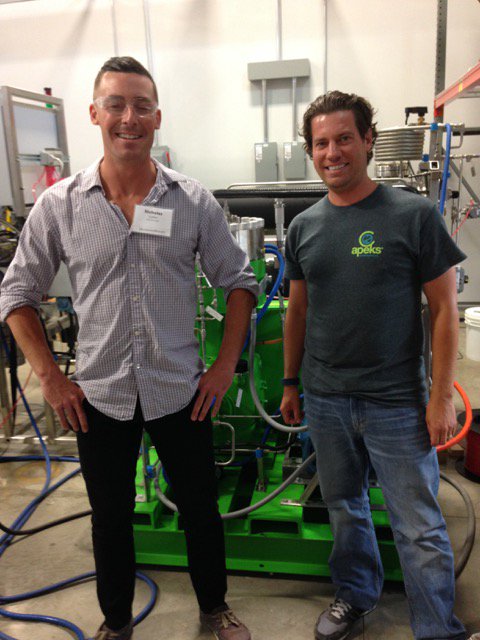 extractzcom's tweet photo. A couple of Nicks. Our Nicholas P Lyden getting some face time with Nick Yerico, Service Manager at Apeks https://t.co/NmN7i7Oqos