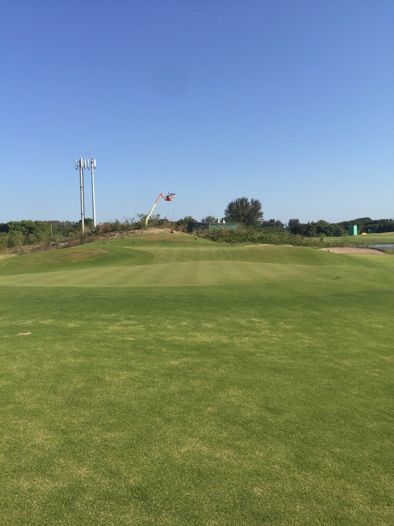 mikeclaytongolf's tweet photo. Seems no one has found the Biarritz green on the extra practice fairway in Rio Doubles as little par 3 course. https://t.co/L8yQa7gCRV