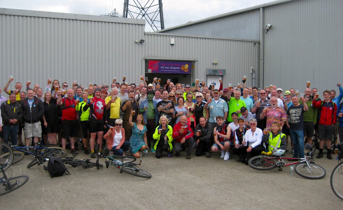 HadrianBorder's tweet image. The @SchoonerGate rock&amp;amp;roll charity rideout, stopped by to enjoy a pint of NorthGold 🍻 photo creds @CheersPal 👍