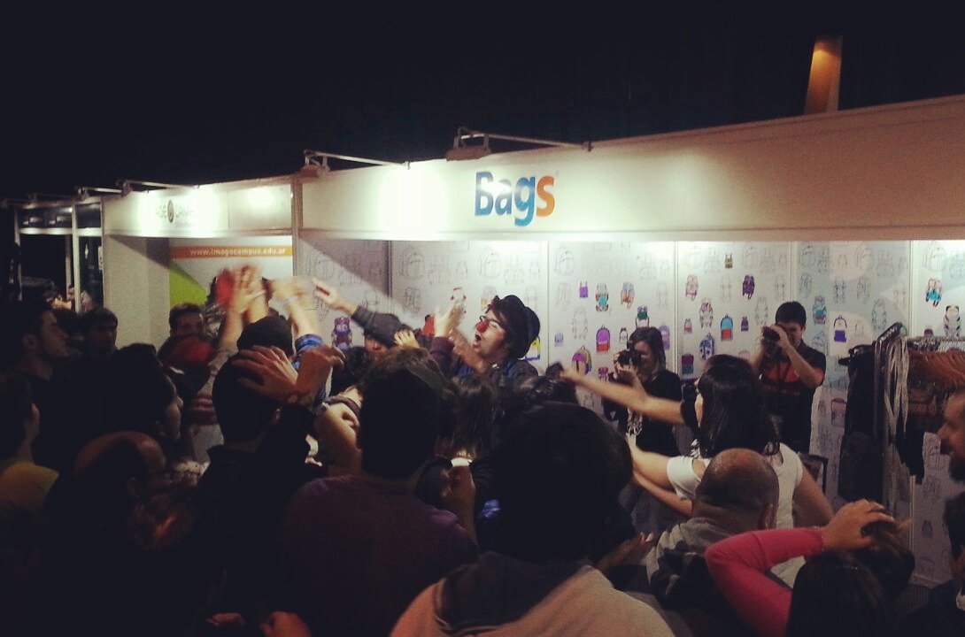 EN VIVO #tecnofields mas y mas #sorteos para homenajear a nuestros visitantes. Gracias <a href="/bagscomputers/">Bags Computers</a>