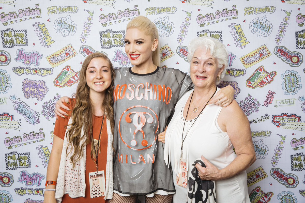 yazzie_chandler's tweet photo. @gwenstefani Gwen meeting you was speechless thank u so much! That was a phenomenal show! U r gorgeous!! Ur special💋 https://t.co/tKHka6UmxU