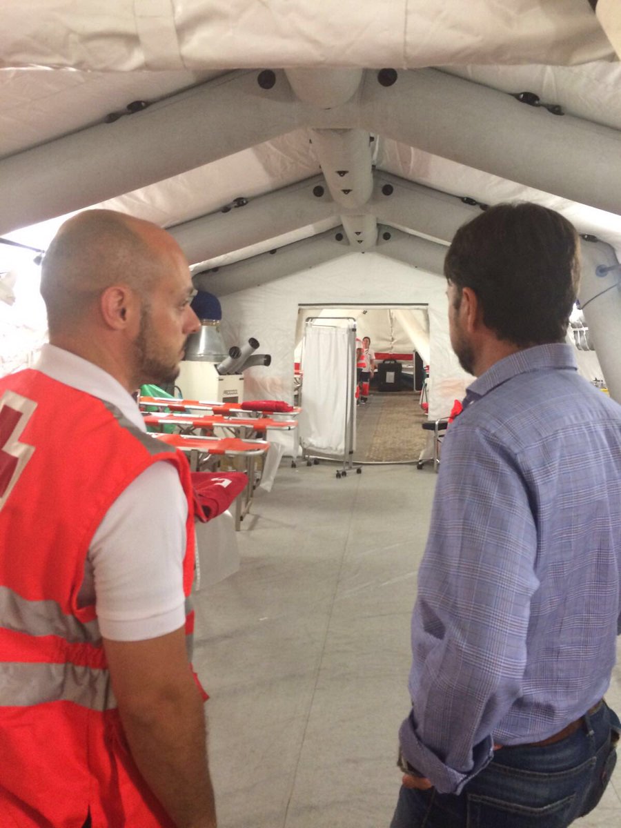 cc_arrecife's tweet photo. coalicion: RT CCCabildoTfe: carlosislatener Peregrinación #Candelaria2016 Puesto Sanitario CruzRojaProvTfe VolPCCa… https://t.co/LolSInUPwM