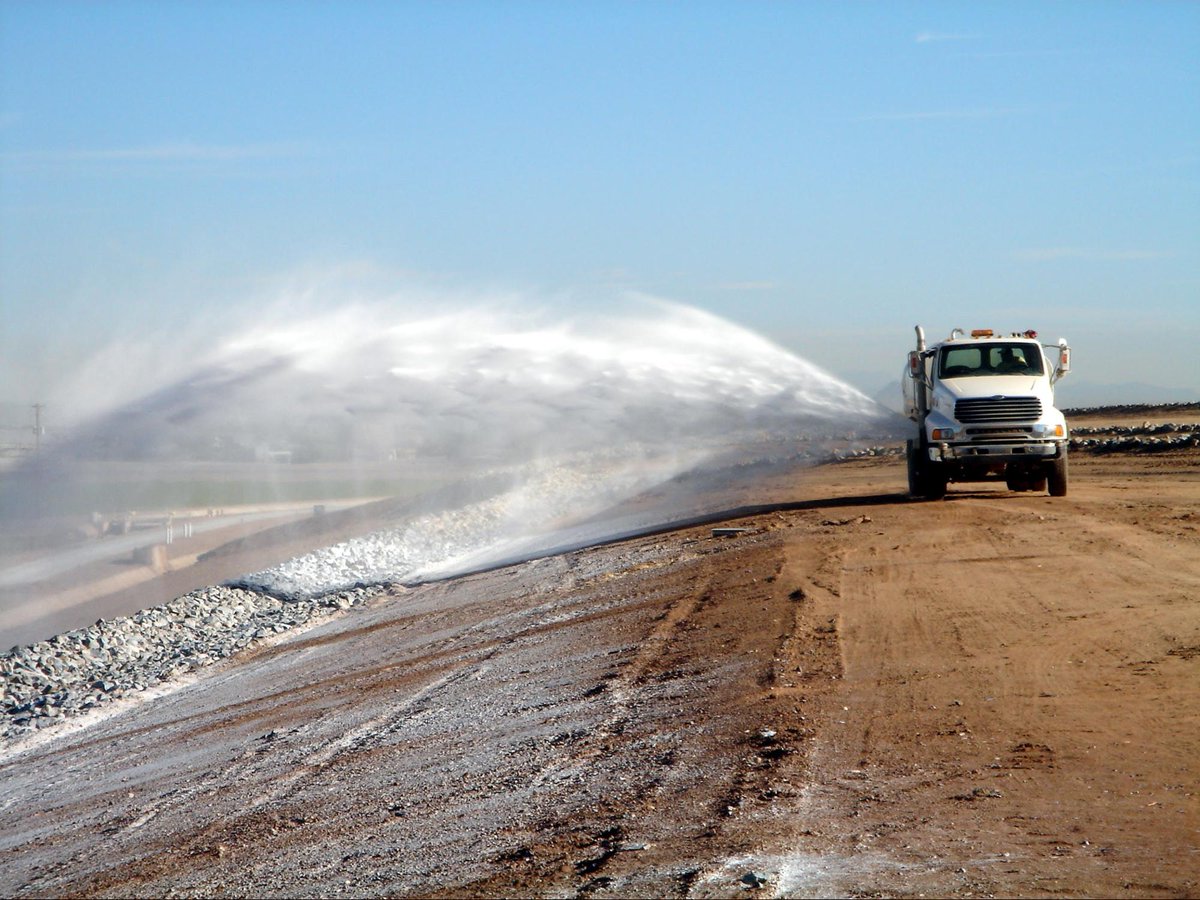 Soilworks's tweet photo. Our leading #copolymer #soilstabilizers help fight #dust and soil #erosion! https://t.co/onxSiPYdqe https://t.co/hpQfrr6xZq