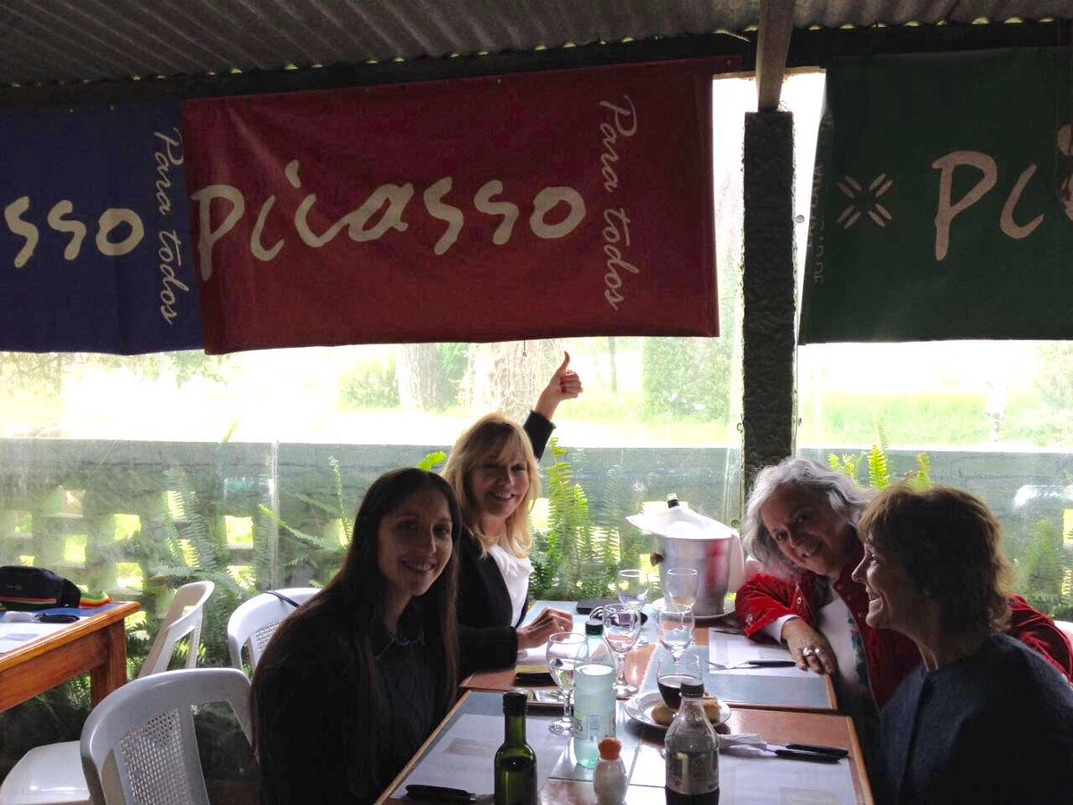 valientesoledad's tweet photo. No pueden venir a Piriapolis y no venir a Picasso preguntenle a Darin sino! Carlitos  Nuñez amo y señor. Recomiendo! https://t.co/DjiTXlcqMD