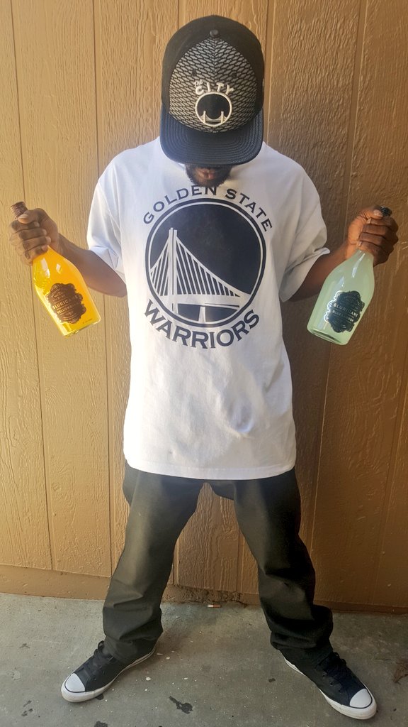 EVERYBODY HAS CHOICES <a href="/E40/">E40 Mogul Entrepreneur</a>  VOICE <a href="/E40Sluricane/">E40Sluricane</a> #SluricaneYellowbird #SluricaneBluelagoon <a href="/warriors/">Golden State Warriors</a> #DubNATION
