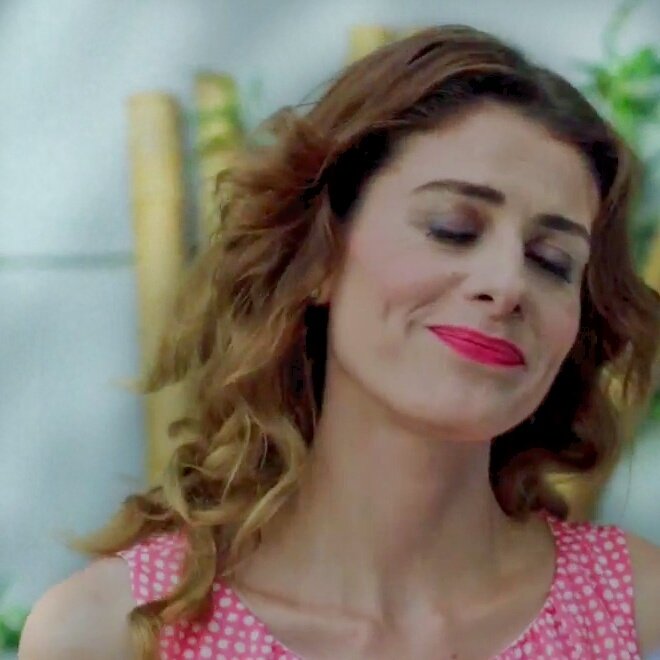 ebruozkans's tweet photo. Minnak 😆🌻
#ebruözkan #ebruozkan #paramparça https://t.co/qLLnnHNqvl