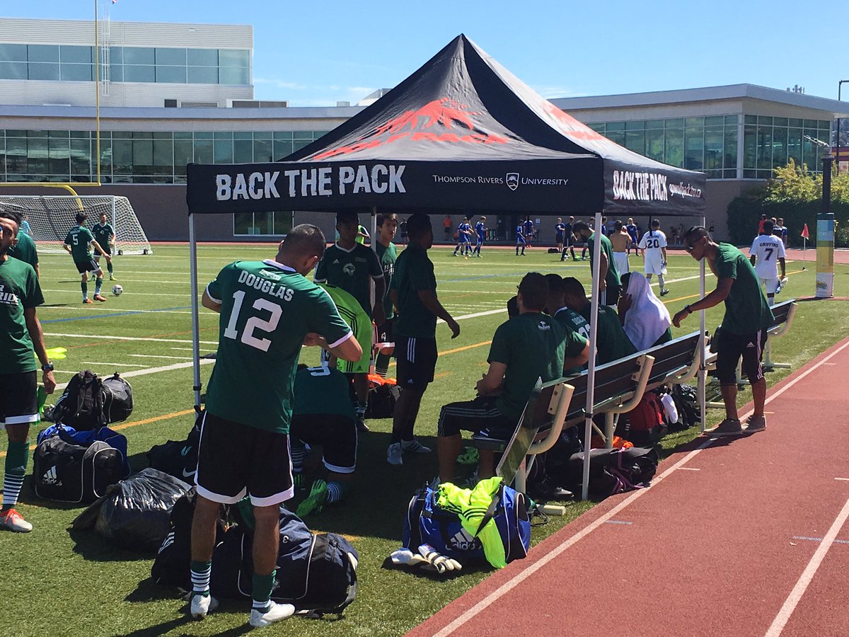 GoTRUWolfPack's tweet photo. @RoyalsAthletics lead #trumsoc 1-0 at half in xhibition at #hillside . #Kamloops #mytru #canadawest #pacwest https://t.co/Zn07CiBj9Z