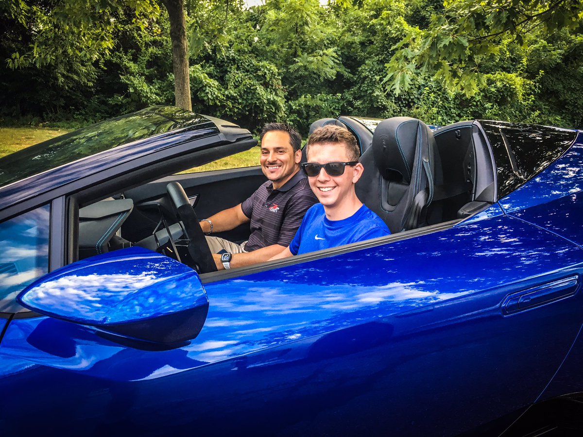 JstrongExotics's tweet image. Yesterday at the @beJAKESTRONG 5k thanks @CunixShawn for bringing the Huracán!