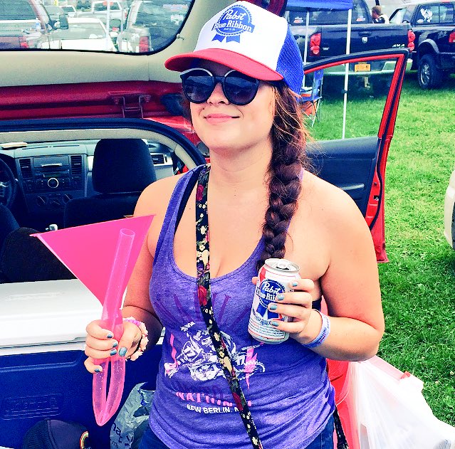 MaggsGray18's tweet photo. #unadilla #unafuckingdilla #motocross #funnelgirl #pbr #summer2016 #getmessedup #redrocket https://t.co/1G183yaX9H