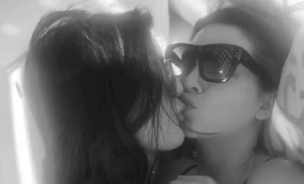 KENDALL AND KYLIE JENNER ARE ROMANTICALLY INVOLVEDpic.twitter.com/I3YTIBWPP...