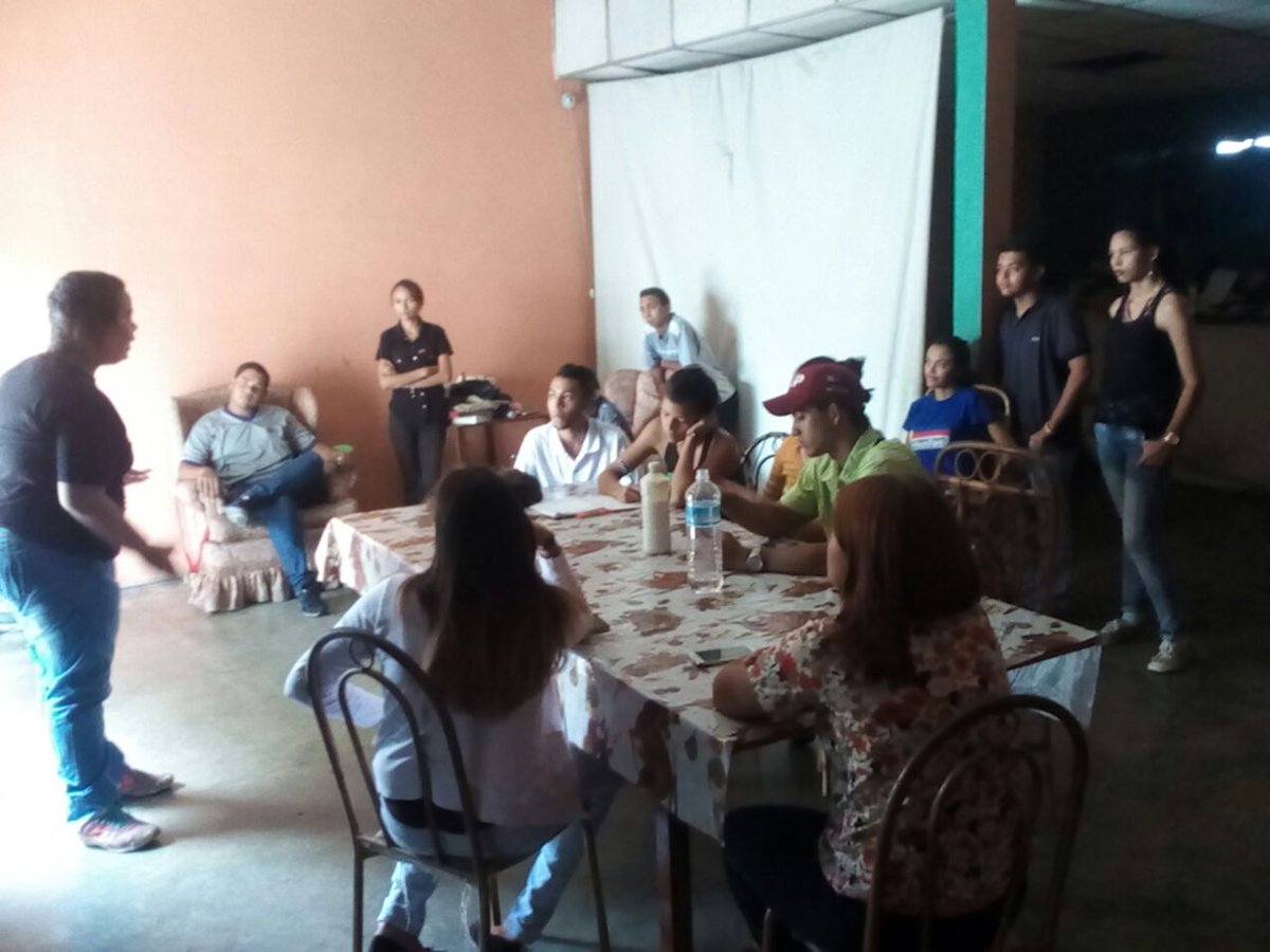 12Janitza's tweet photo. #GeneraciondeCambio en #Apure  conversatorio estratégico organizacional con la compañera Hilda Rubí. 👏👏👏 https://t.co/AXpV2CV6EY