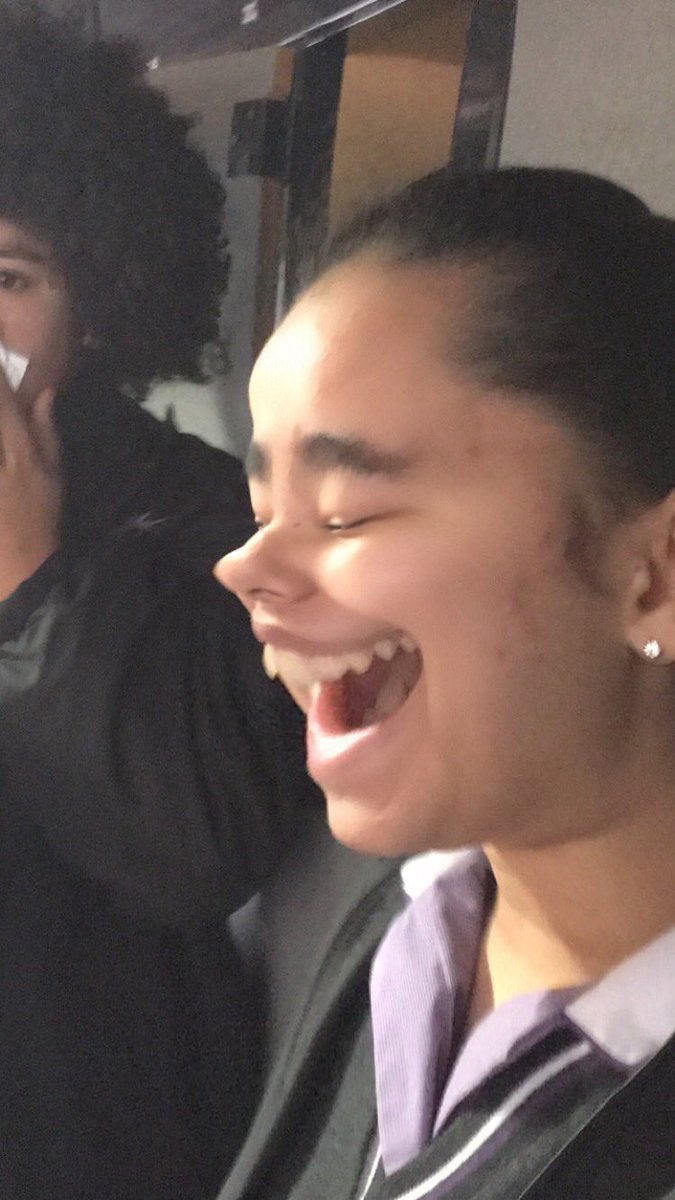 bonelessbeth's tweet photo. #PositiveForSelman this is amy, she got assaulted by harambe and therefore everyone should pray for her https://t.co/mTlmAVoVSW