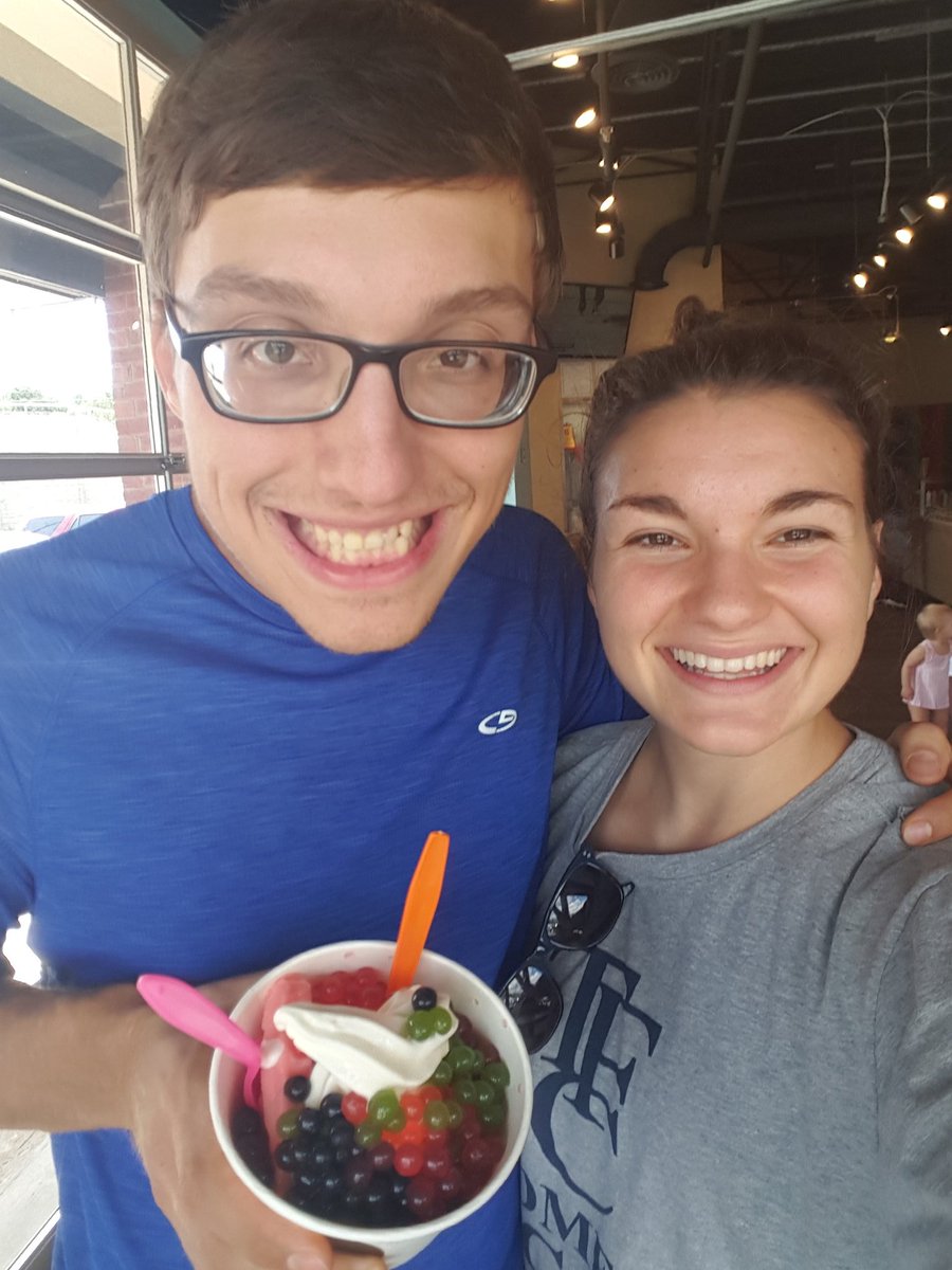 peteresaltare's tweet photo. Sometimes you just got to bubble up your froyo. @ZoyoKennesaw @nacooprider #yummy #juicedrops https://t.co/NPQCZCOANj