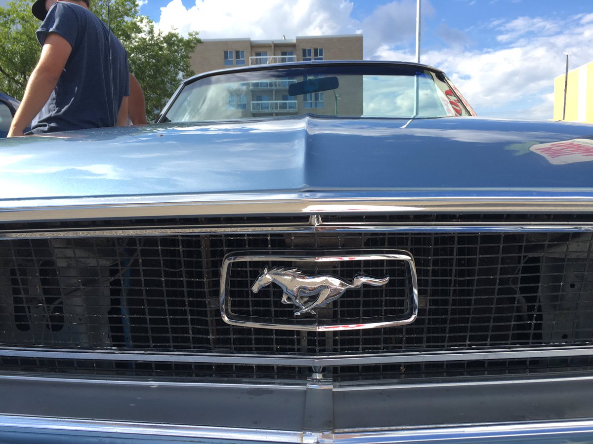 power97wpg's tweet photo. Beautiful Evening for the #Mustang #CruiseNight @PonyCorral Grant Park! #thepowerisbackon https://t.co/etIswK8nAi https://t.co/umjbbUKzii