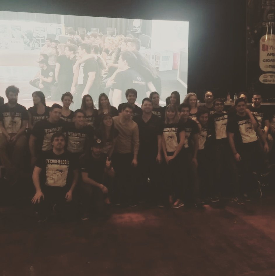 EN VIVO #tecnofields un gracias y aplausos para todos los que lo hicimos posible. Hasta la proxima edicion!