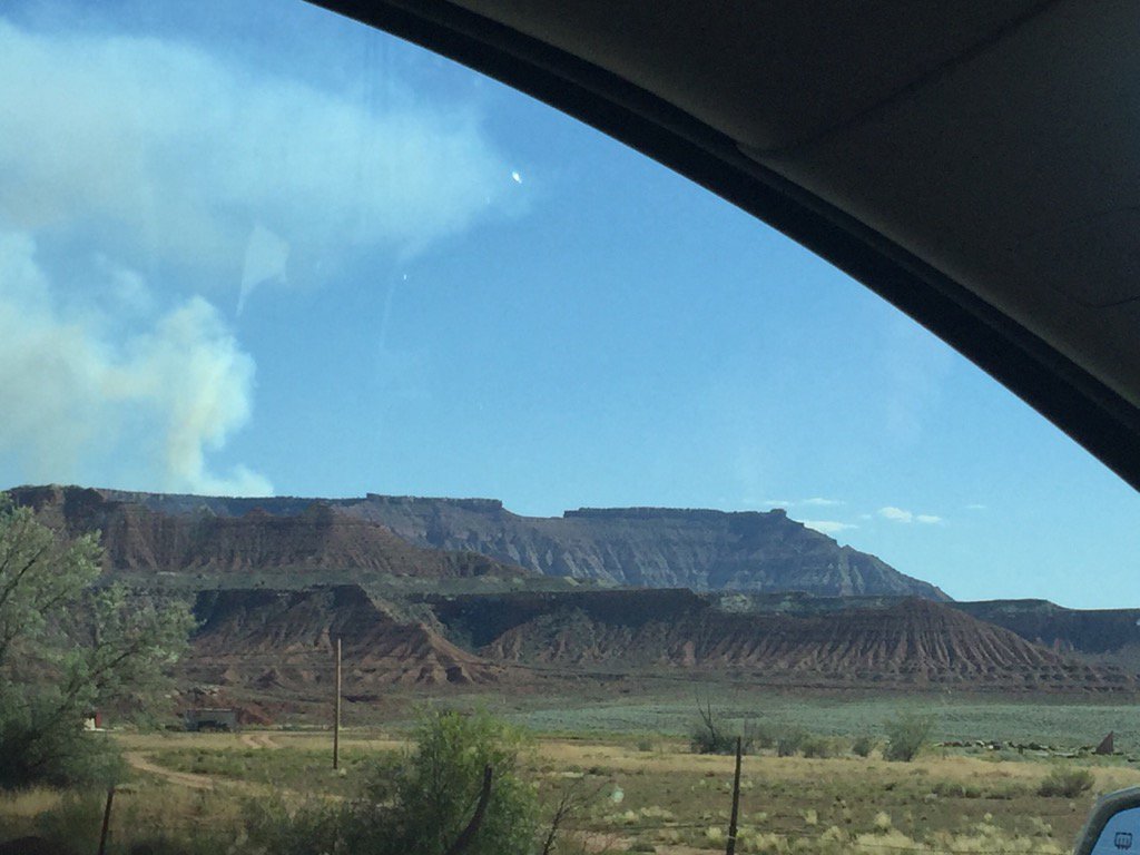 theZeph's tweet photo. Fire on The Goose. #gooseberrymesa https://t.co/4VD697cTZ5