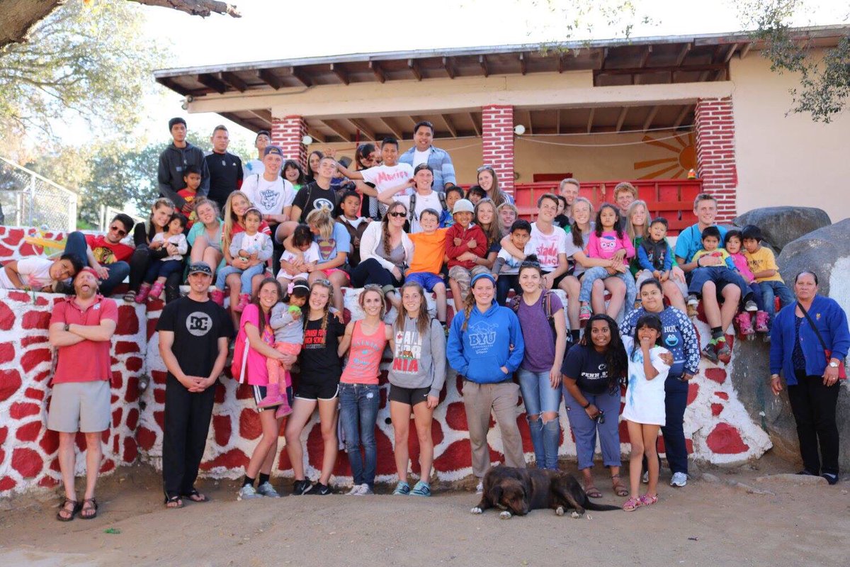 sarahtom498's tweet photo. Hey!!! If you're interested in going down to Mexico to hang out with these sweet kids our next trip is in October!😊 https://t.co/GWg6ZRp3KF