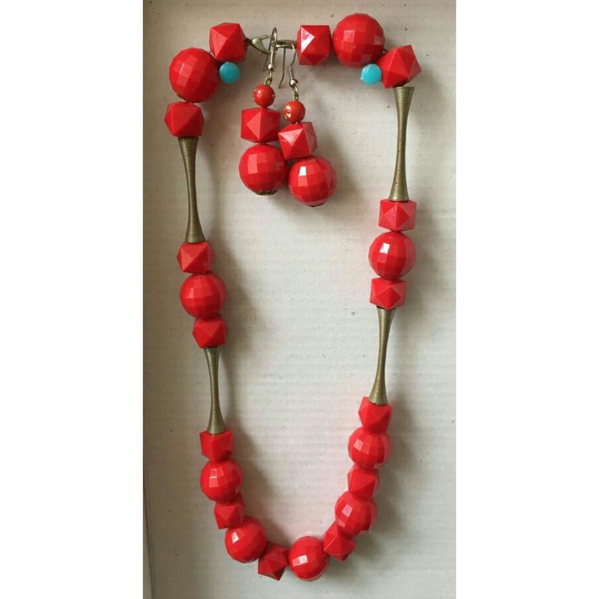 vidhi_makeup's tweet photo. #necklace #earrings #statementpiece #launchingsoon #10point2 #fashion #style #bblogger #onlinestore #MUA #youtuber https://t.co/2QHvrsDp2D
