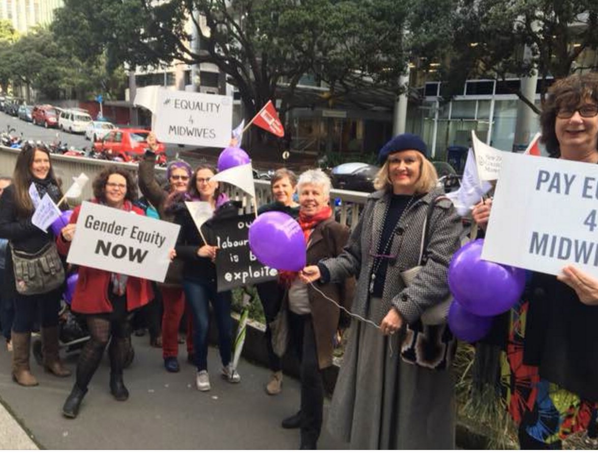 WeavingHouse's tweet photo. Pay equity rally for New Zealand Midwives who begin pay equity negotiations today. https://t.co/5WB7rVyMHd https://t.co/hU5kTXSw2D