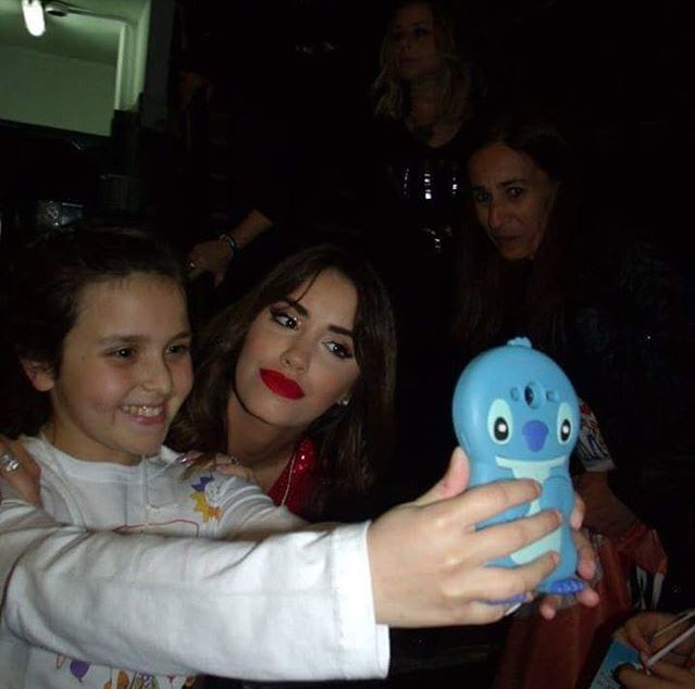 PortalLaliBR's tweet photo. Mais uma foto da Lali nos bastidores do Un Sol Para Los Chicos - 13 de agosto #LaliEnUnSol https://t.co/pMdZebF5F1