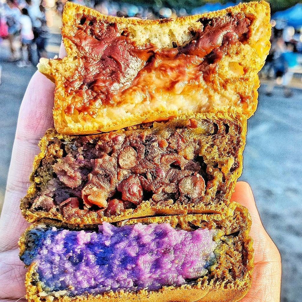 omgitsbomb's tweet photo. 🍰😻 #Cake got your tongue? @qnsnightmarket #catmintwheelcake #Taiwanese #queens #nyc https://t.co/3BqJrdpVTh https://t.co/VJ2XmO2Fqf
