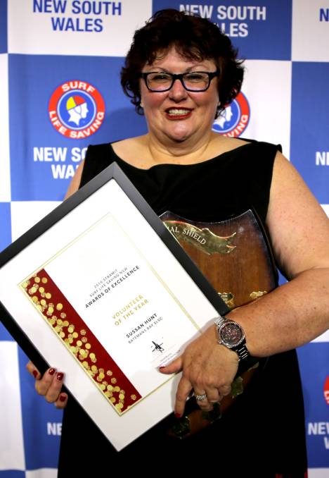 #SueHunt is NSW Surf Life Saving #volunteer of the year.
#batemansbay
bit.ly/2bwvb5j
<a href="/FSCLifesaving/">Surf Life Saving FSC</a>