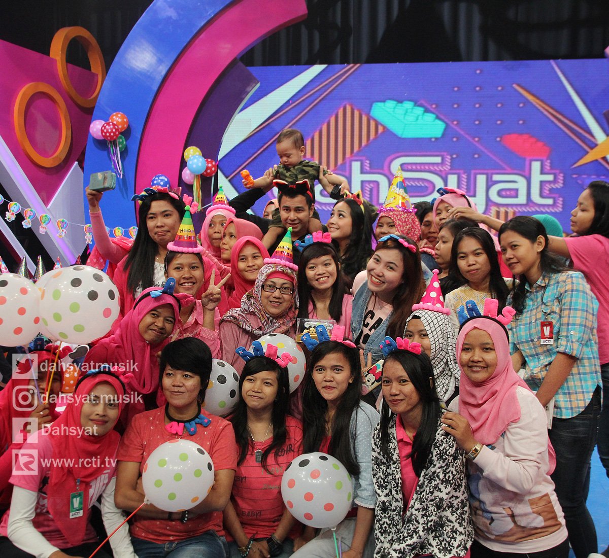 dahSyatMusik's tweet photo. #HBDRafathar :D https://t.co/FtIfTVW7qT