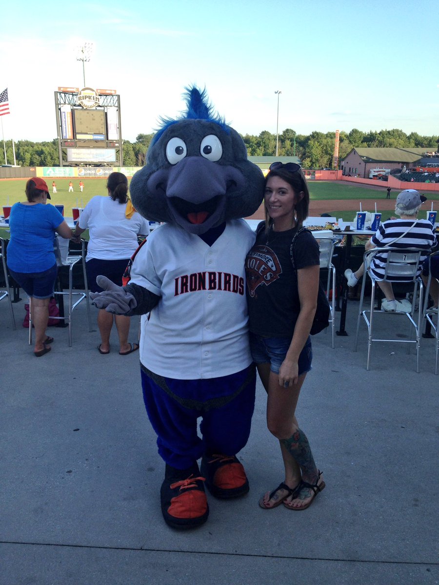 notfast_1's tweet photo. @littlejuju6 finally got her picture with Ferrous at the @IronBirds game today! 👍👍👍 https://t.co/AzFnWw2kXA