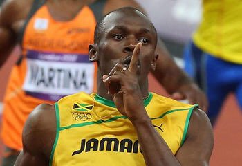 CoachLAFHS's tweet image. Bolt quiets the crowd with one finger then jogs a9.86...the world record is going downtonight! #hefast #nbcolympics