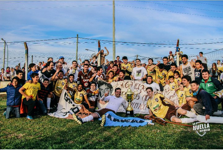 LucasRienzo's tweet photo. Ahhhhhhhhh!!!! SAN MIGUEL CAMPEÓN!!!!!!! @FeerrrK  @martinalzamendi https://t.co/5nhnVvbmKO