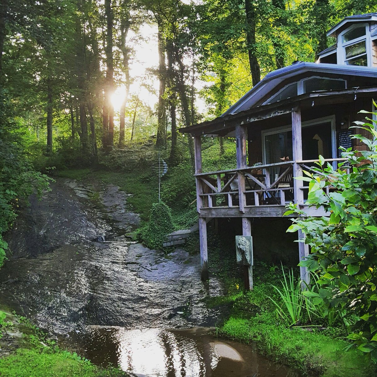 willow_falls's tweet image. It is a lovely night here at Willow Falls! #Vacation #Staycation #Getaway #WillowFallsGetaway #weddingoclock