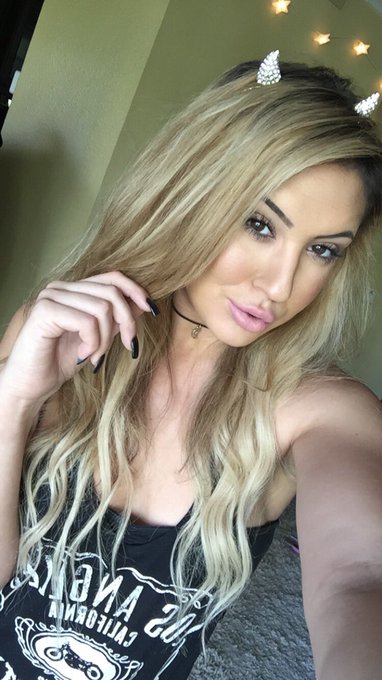 😈😈😈 https://t.co/DNBImX5X8K<a href="/tag/booty"class="tags"><span>#booty</span></a>