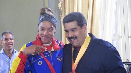 RoqueValero's tweet photo. BRAVO Yulimar eres una CAMPEONA de esta PATRIA. Gracias por tantas alegrías. Viva VENEZUELA #Ven https://t.co/hurEVplxaF