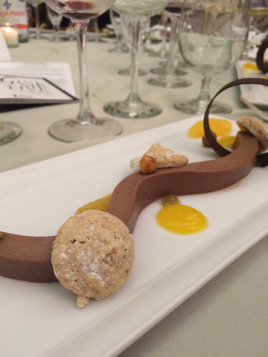 A sweet ending to a beautiful evening #nokidhungry